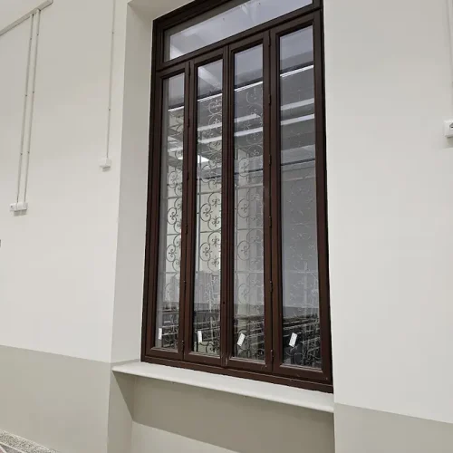 nuove finestre in legno palazzo venturi